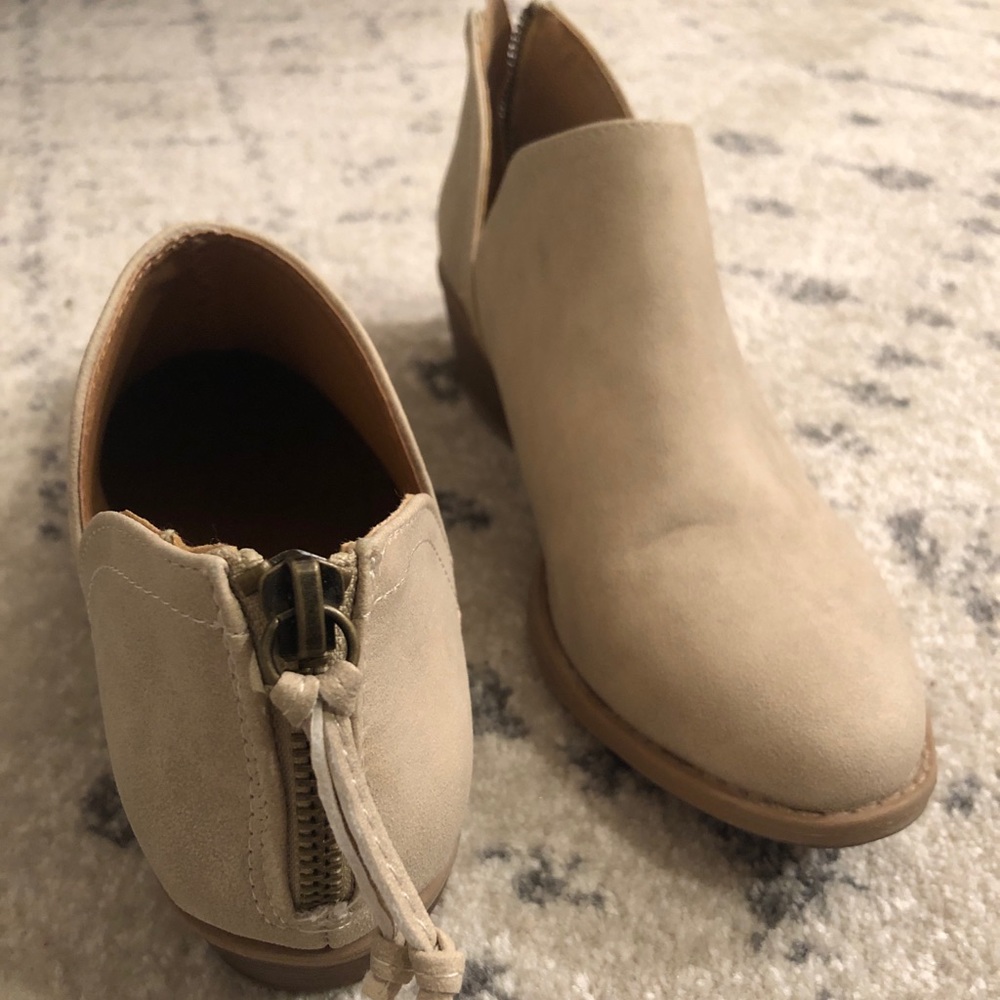 Beige suede Booties